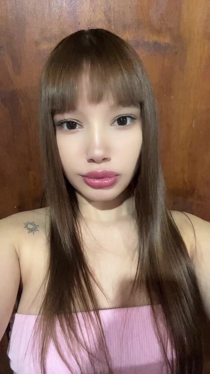 @larameza_