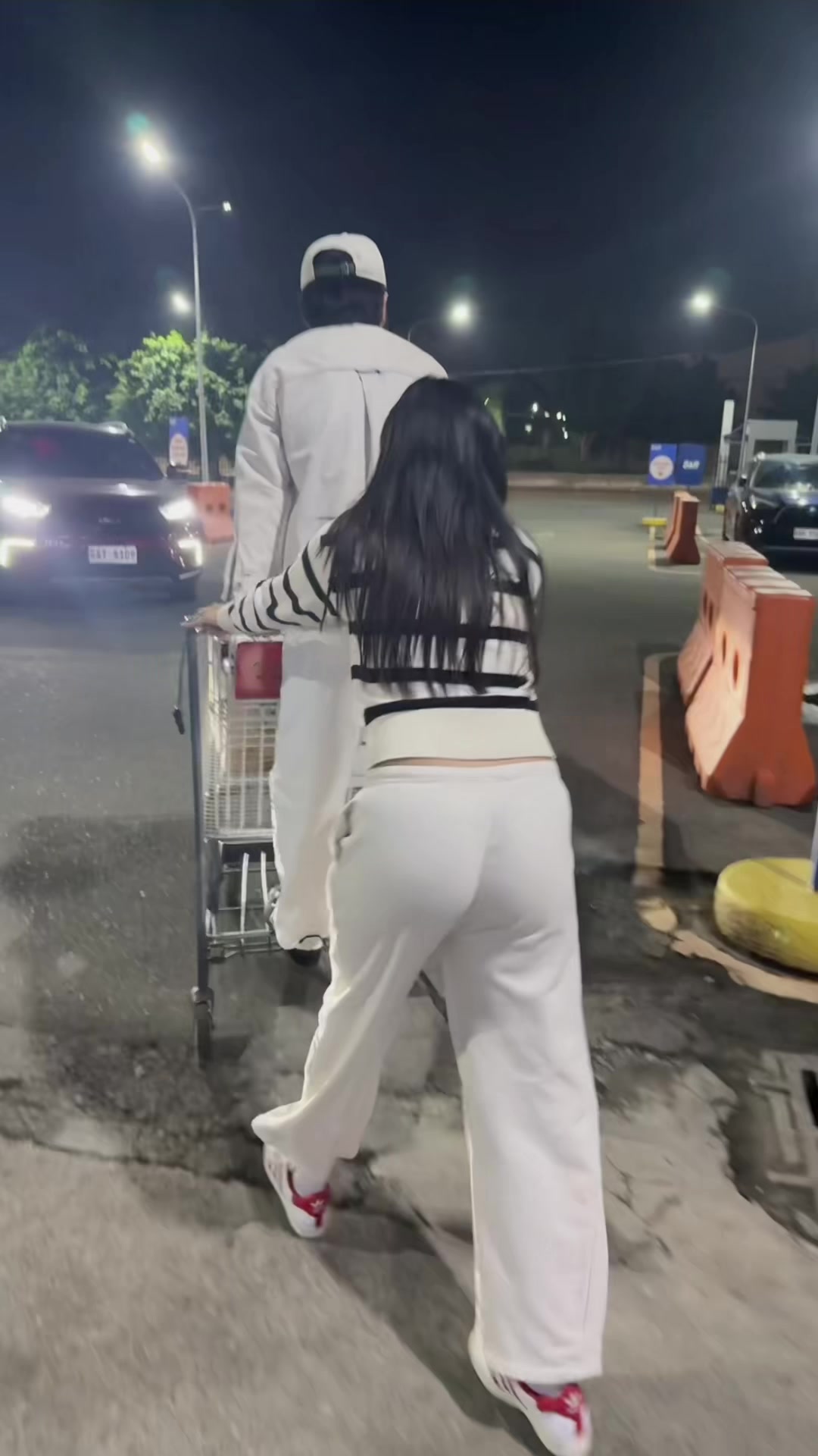 @Zazenewhitetouch🥰
