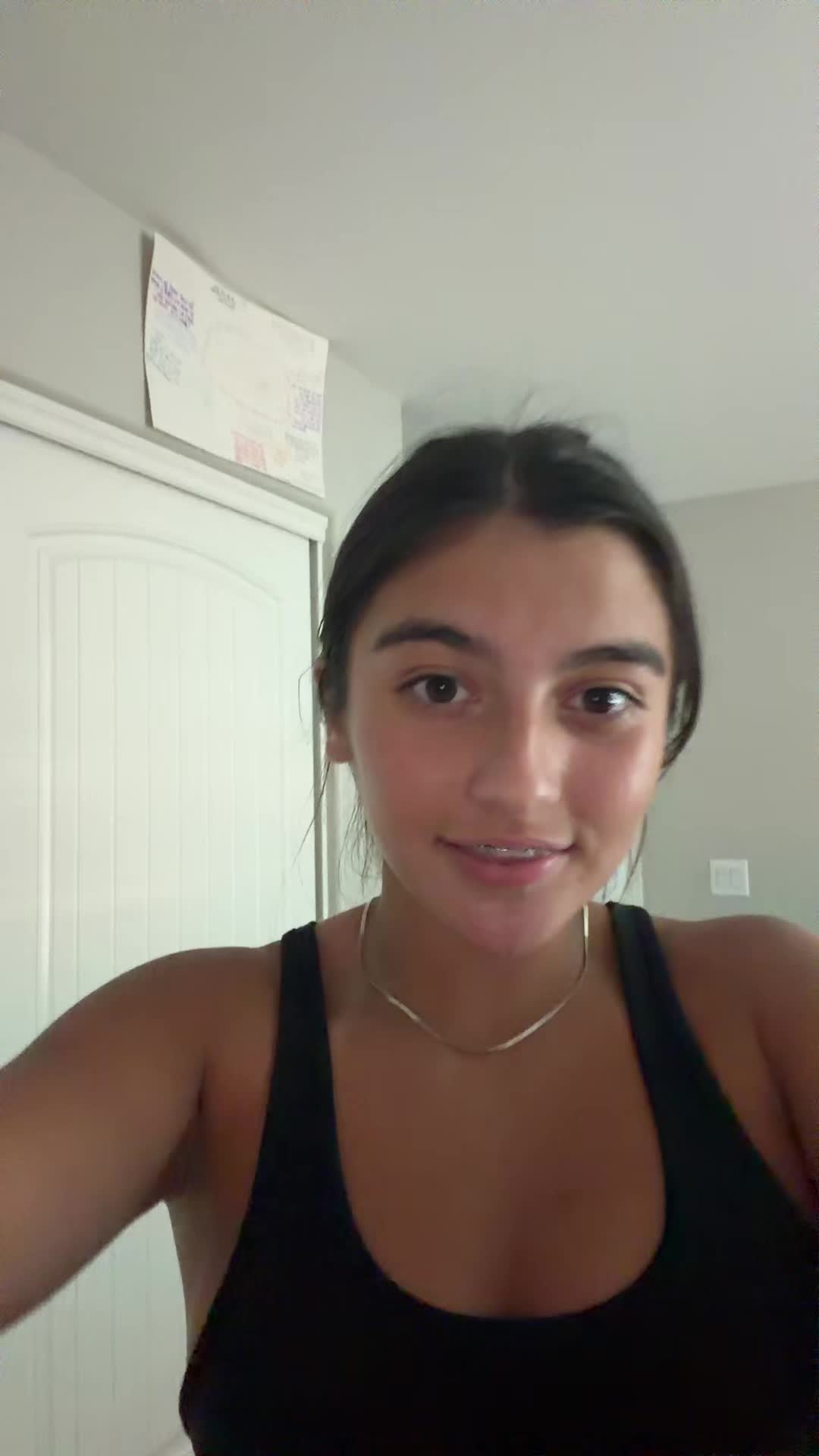@annefrickenlise