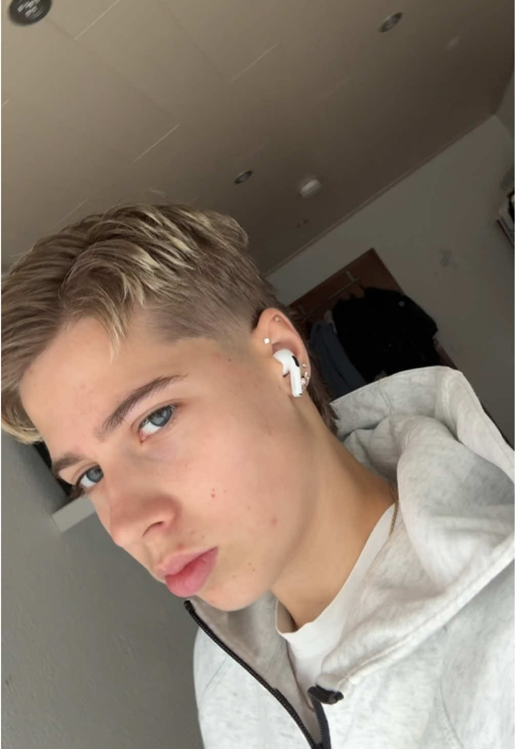 @Emi