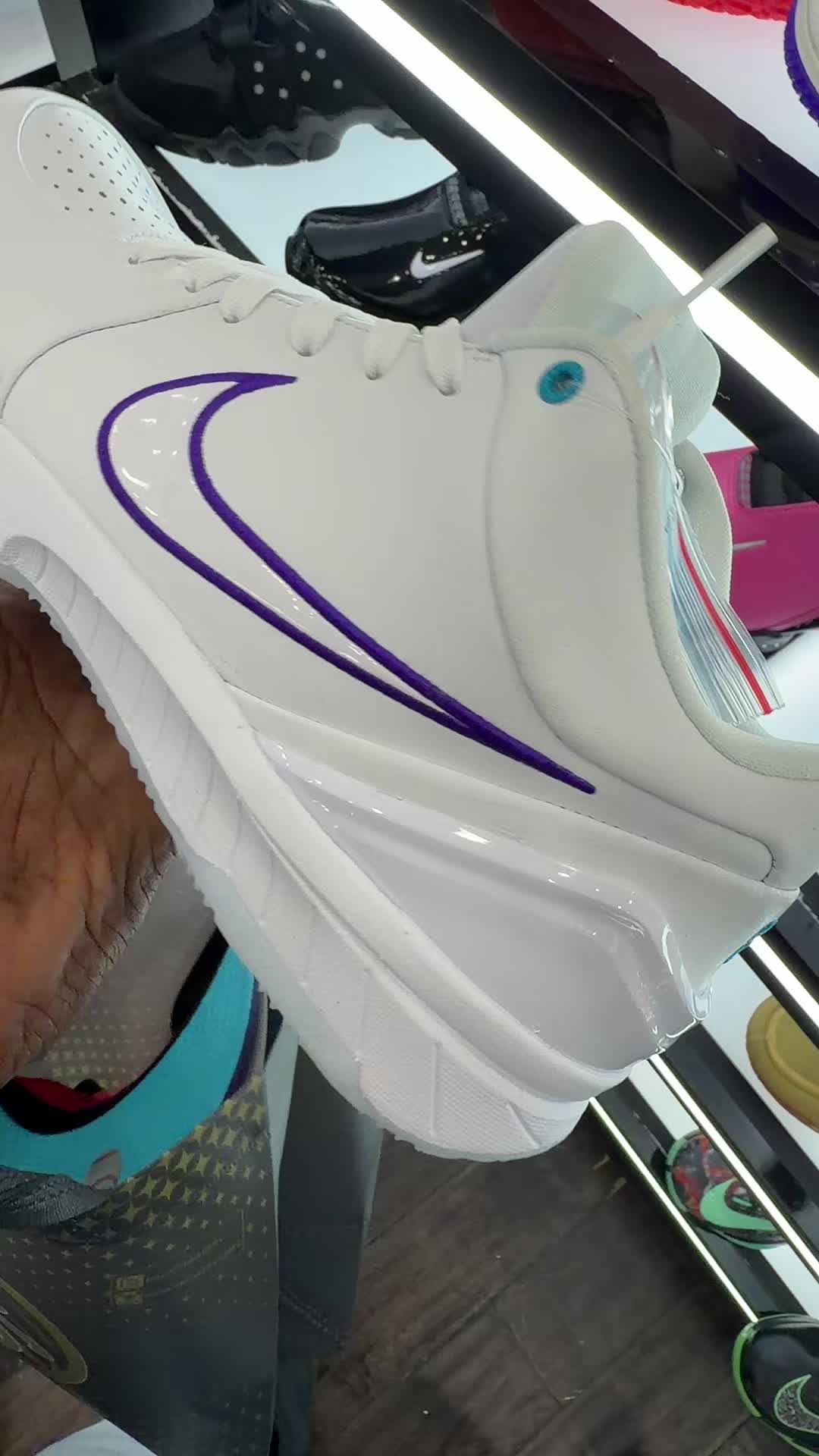@Kicksologee