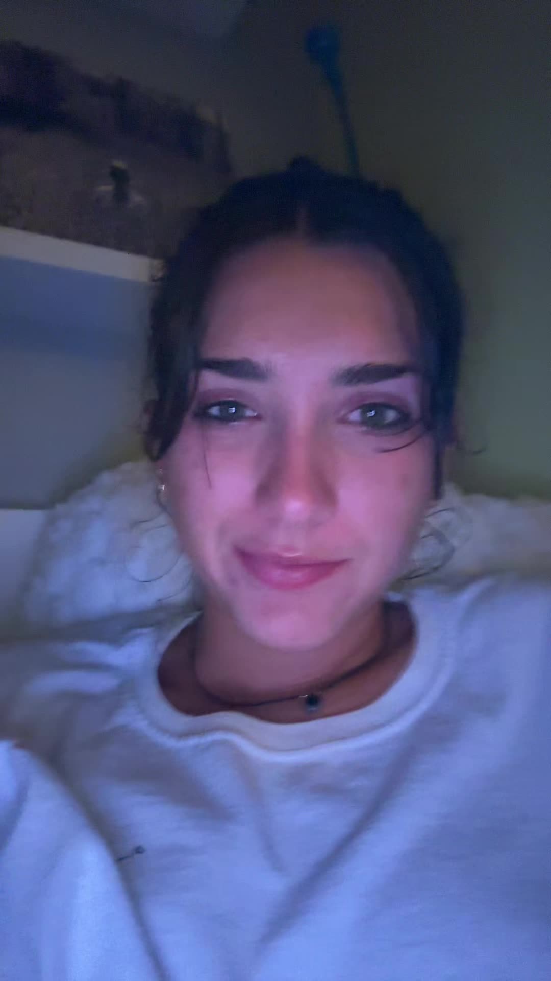 @€@~¥