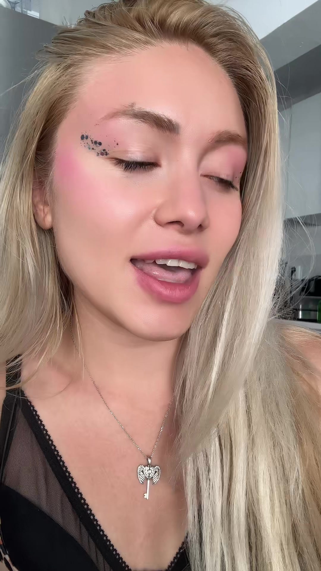 @Niluferland