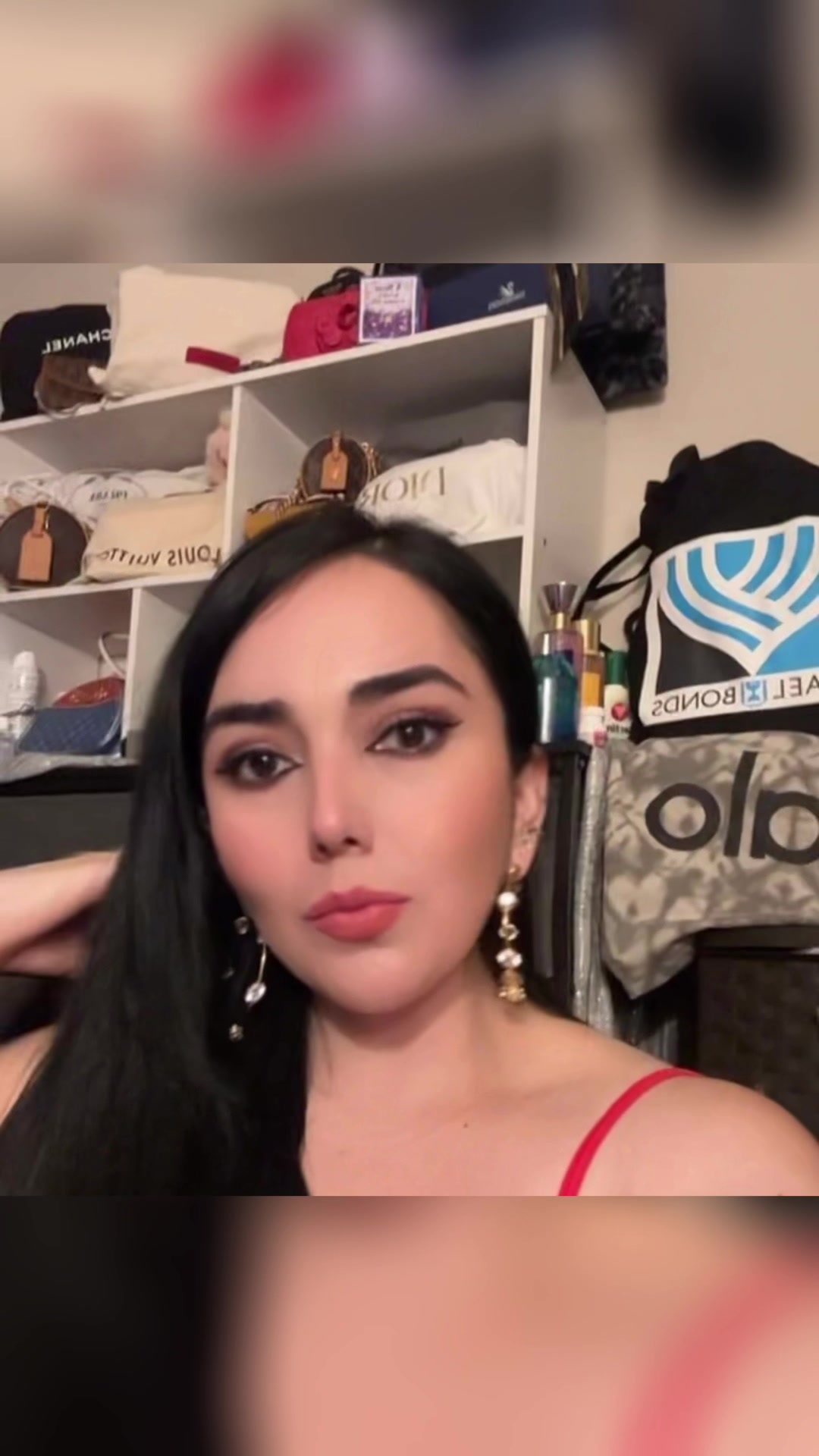 @Lis180745
