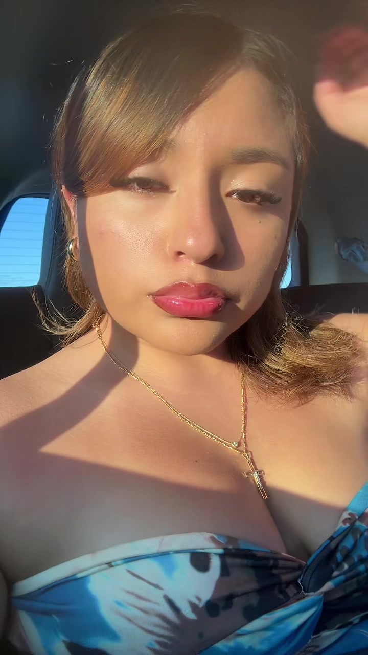 @🦦