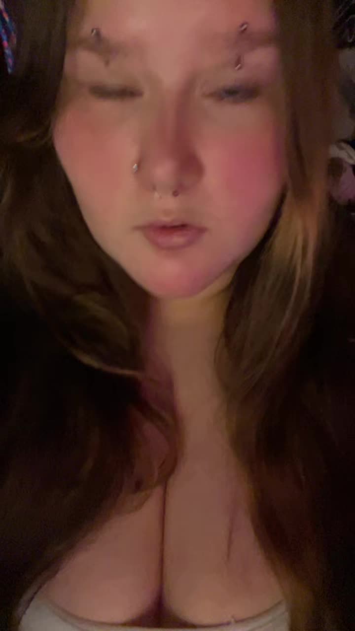 @yourlocalweird_madie01