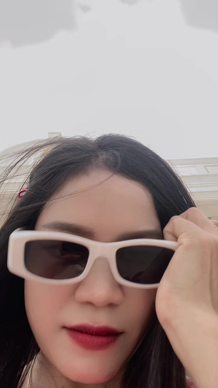 @Sis san