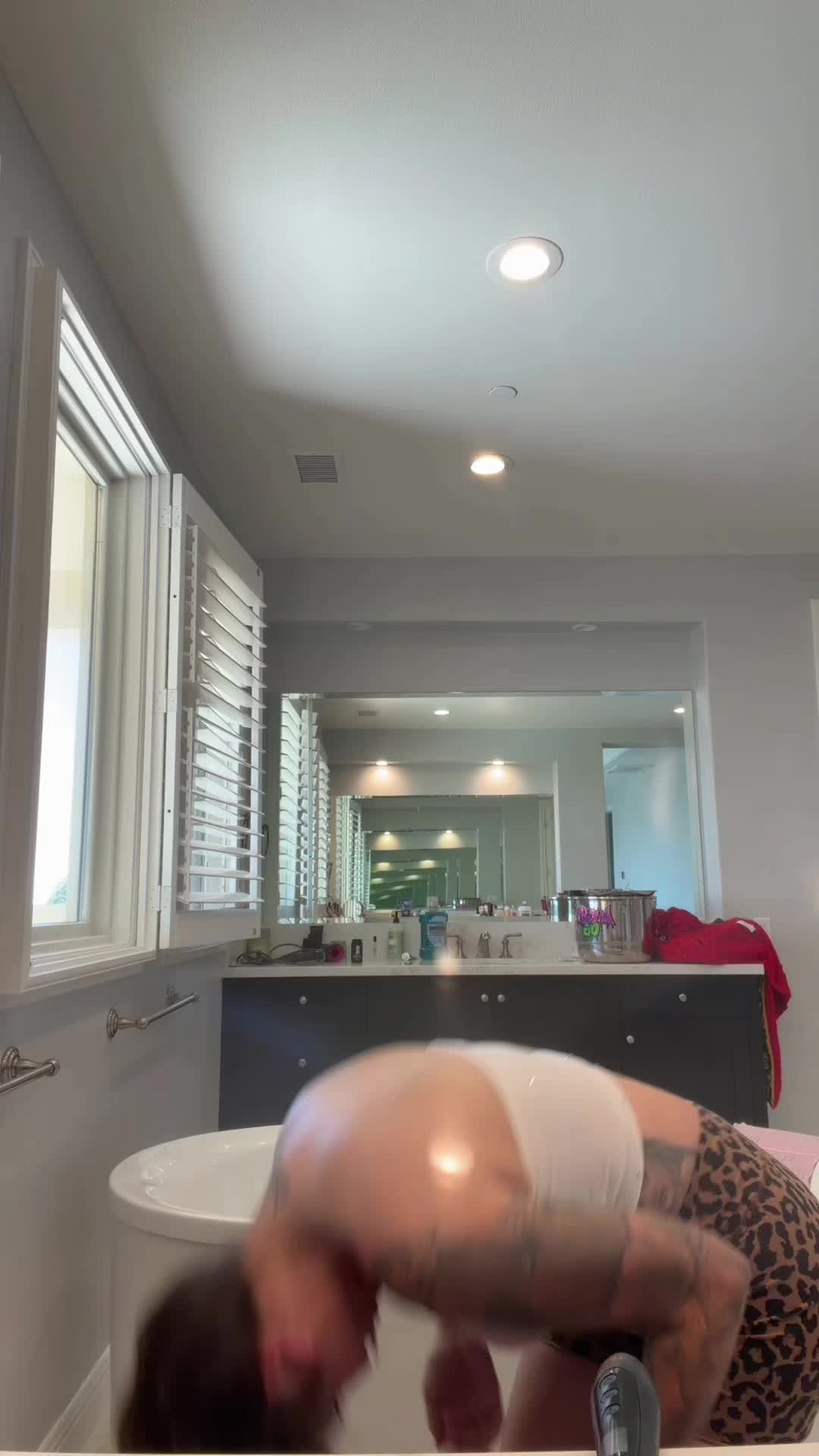 @LucyBeast