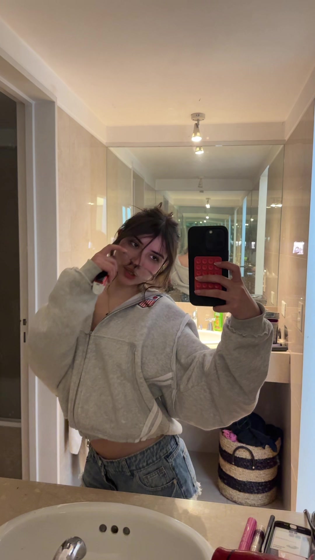 @solaangevegaa
