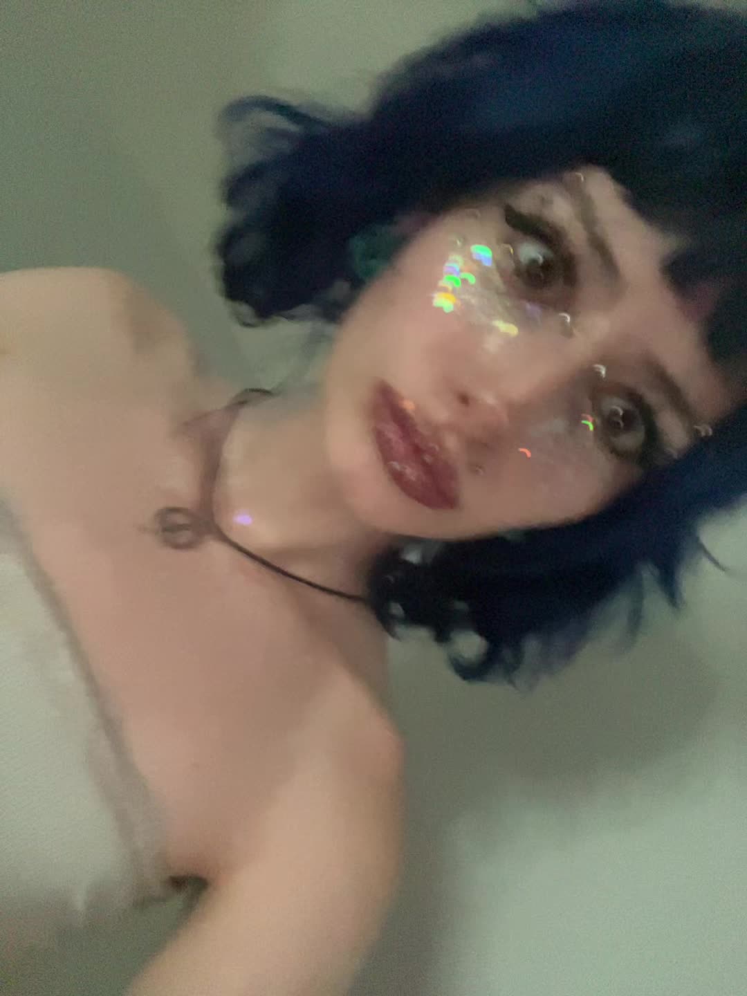 @delilah 🐝💛