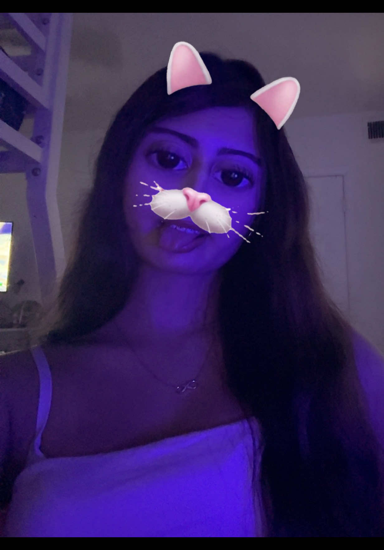@dani_>l<