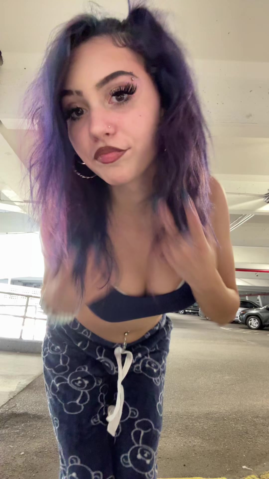 @qh0st1n