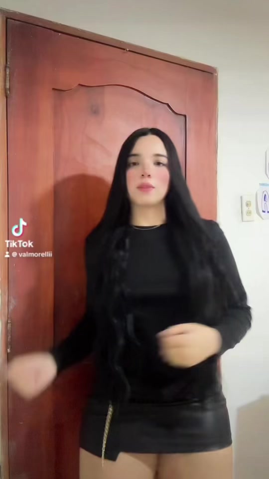 @🖤𝓥𝓪𝓵 ⚡️