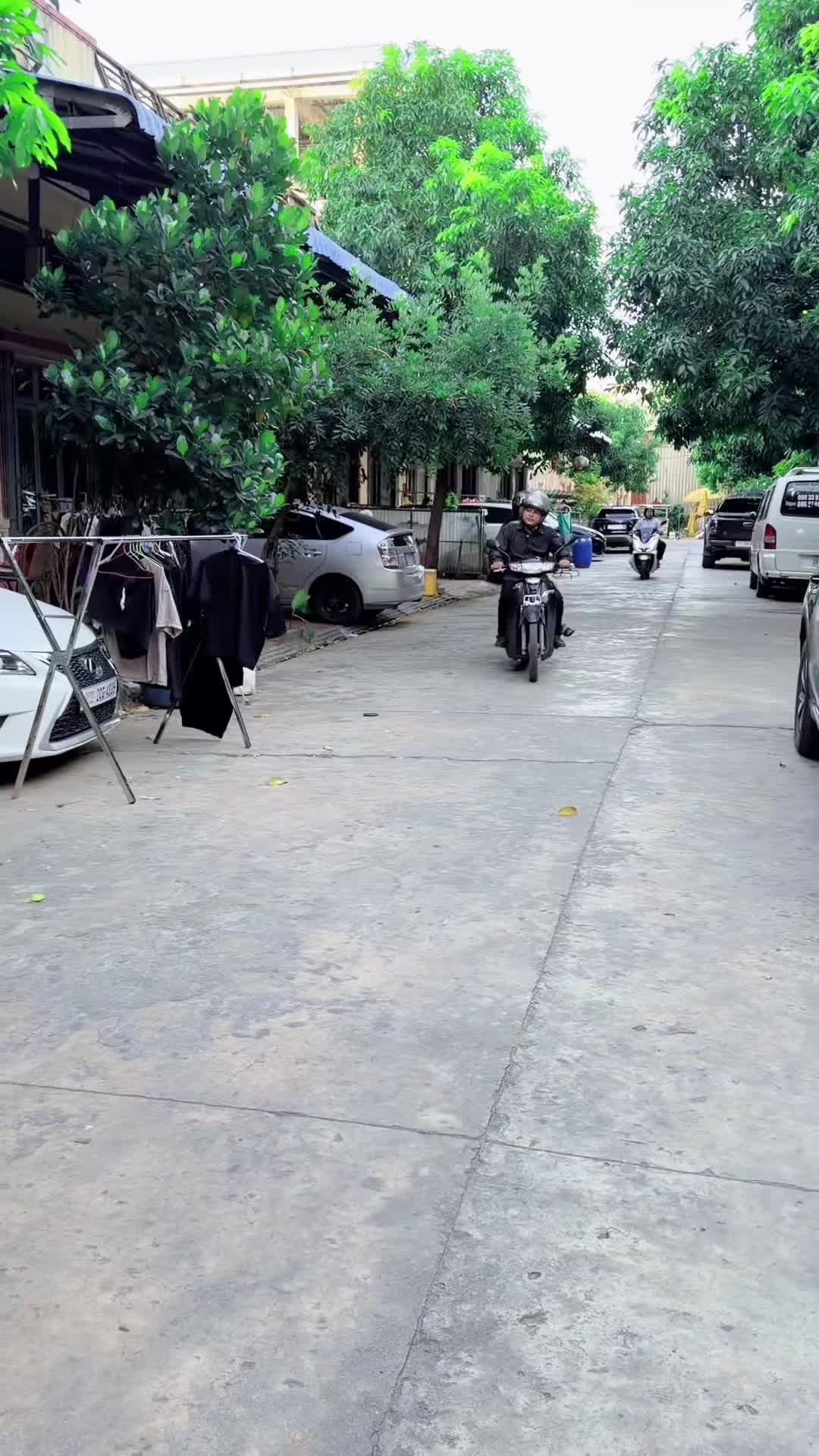 @ពូណុយ- រឿងកំប្លែង