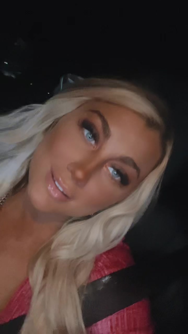 @Laceybarbieee
