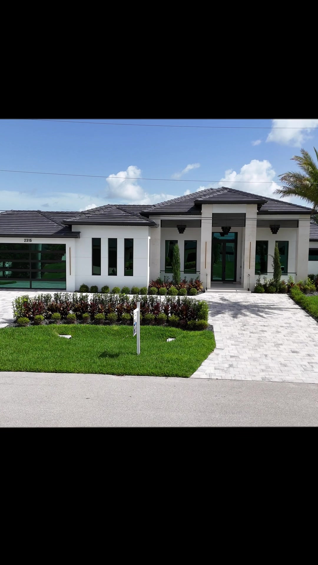 @Hustle Roofing
