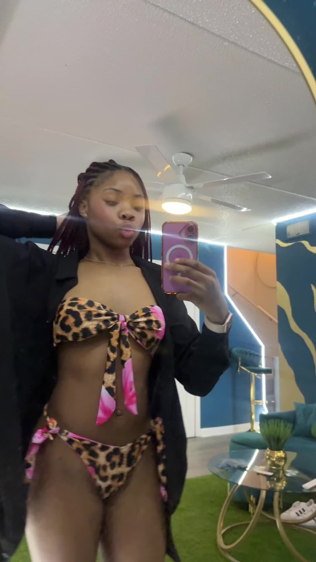 @justonerandomaquarius