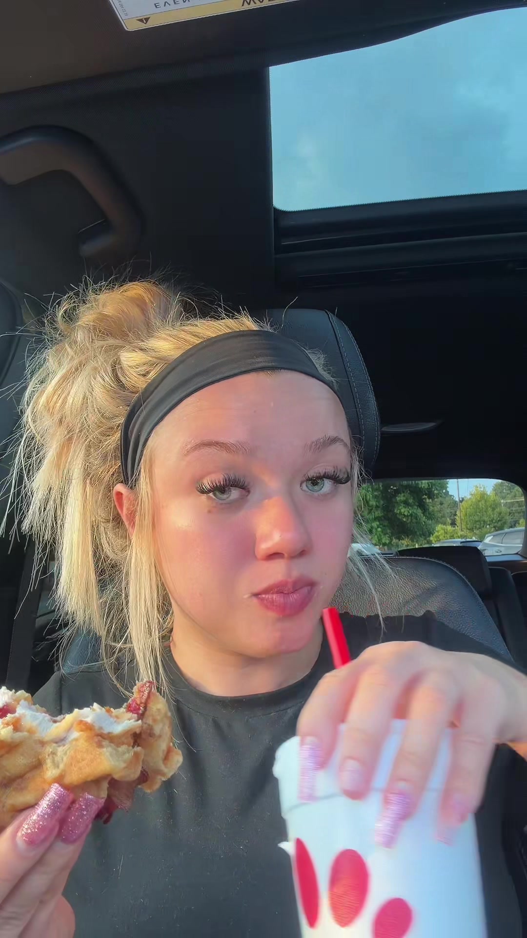 @Blondeandabaddie