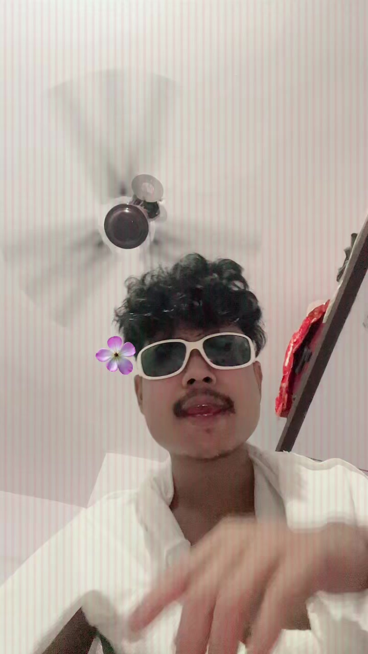 @SiMple😈BoY🔥👑