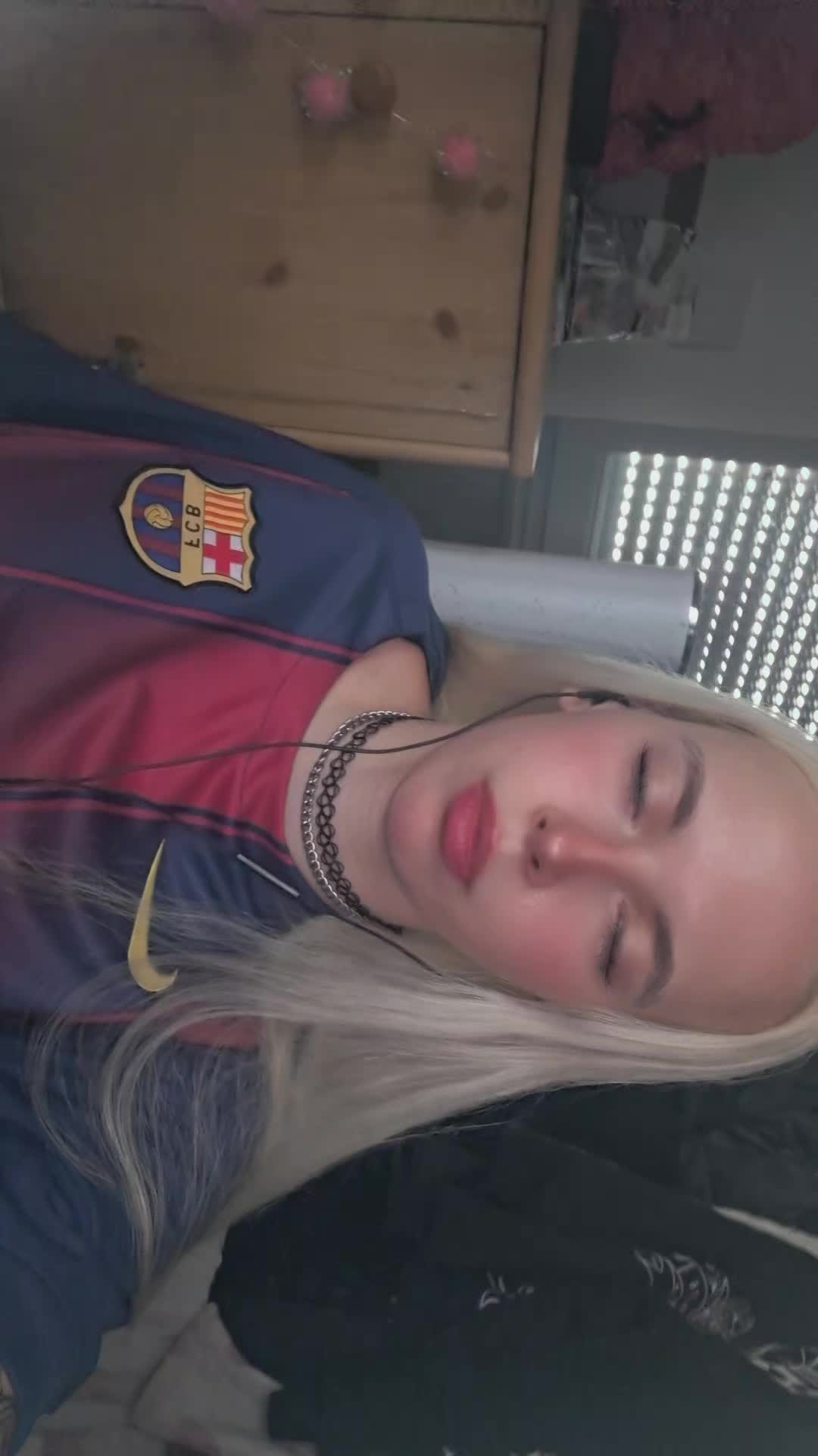 @𝐋𝐢𝐬𝐚