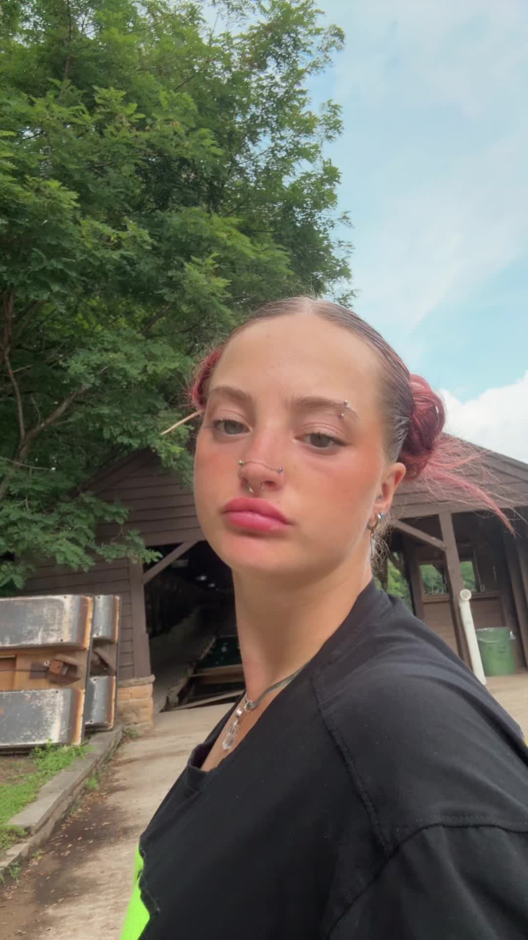 @Sky🌶️