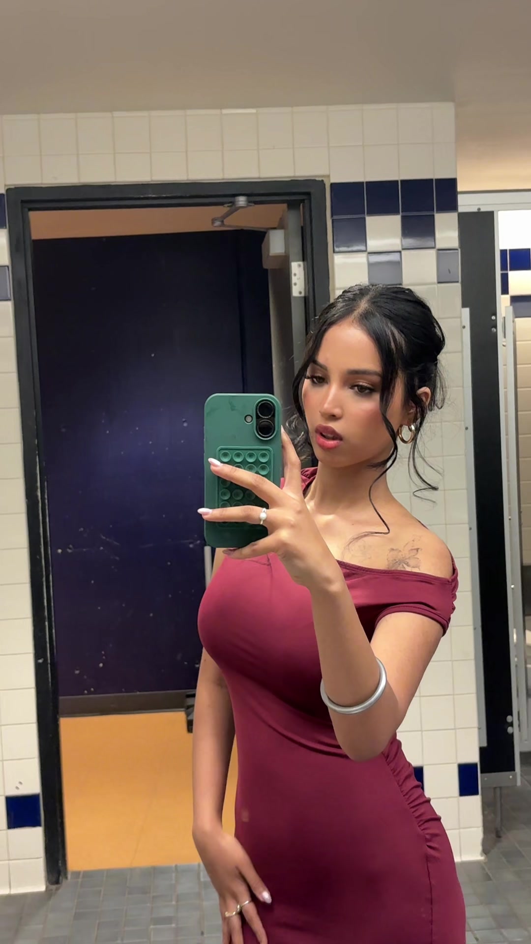 @🦢