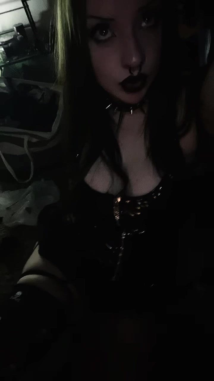 @Maya🪲