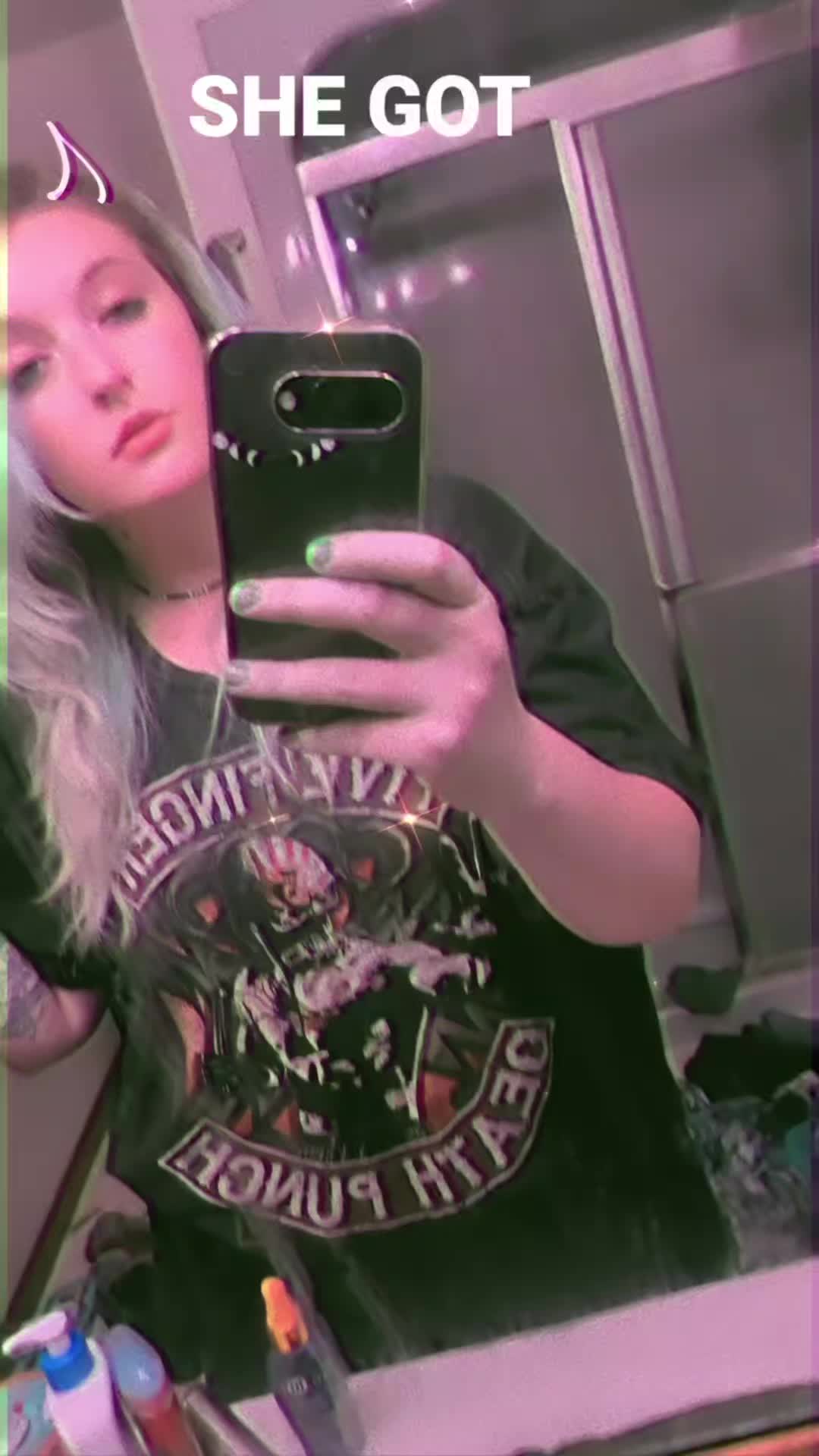 @MaMaKay_143