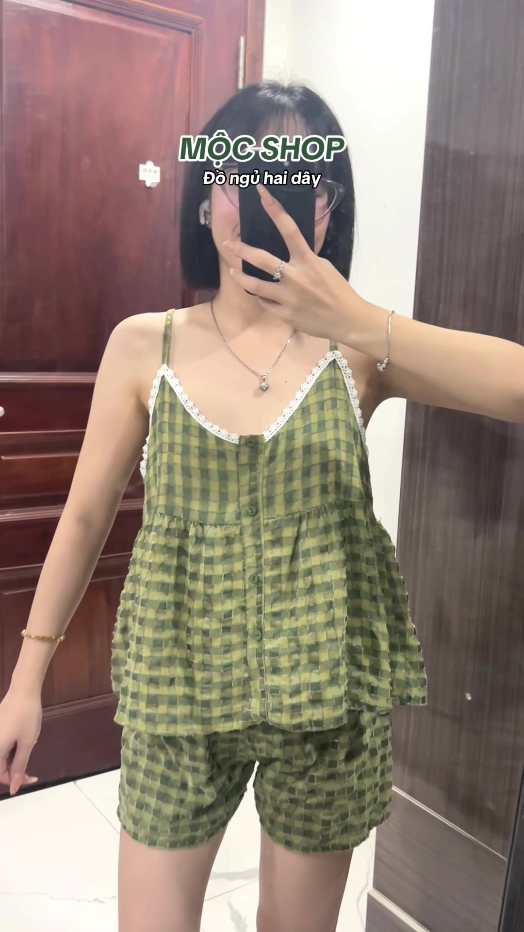 @Hợp