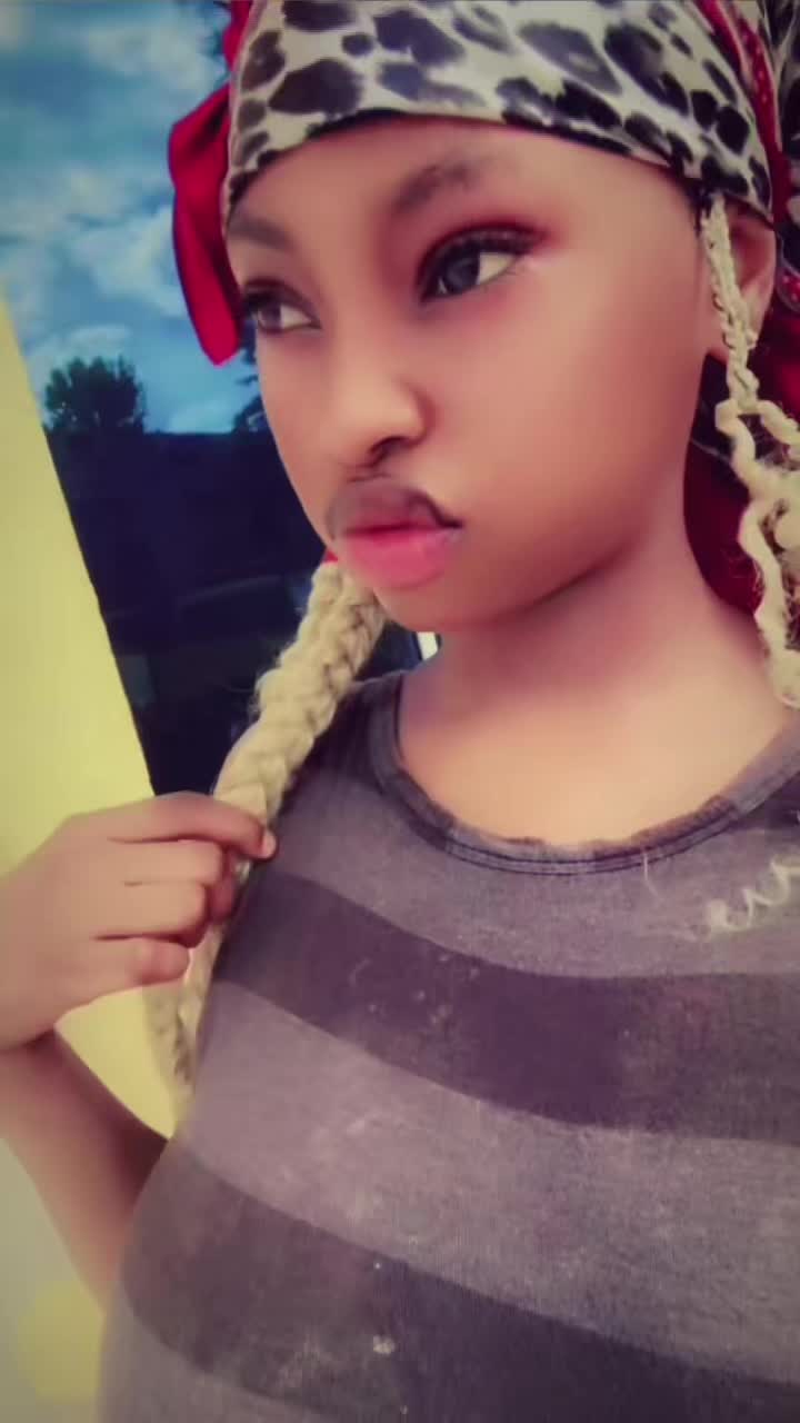 @C🥺H💕I 🖤🎀