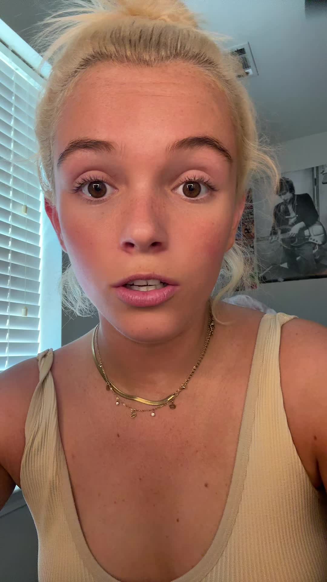 @whitneyagar2