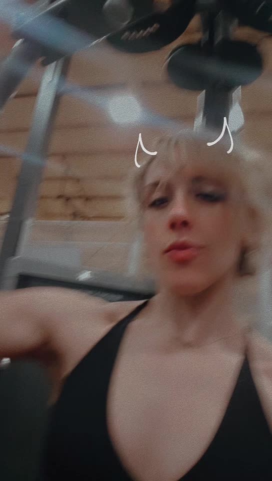 @numinous_nina