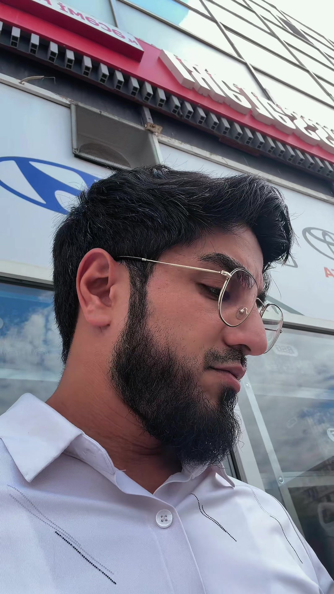 @77 OY 105
