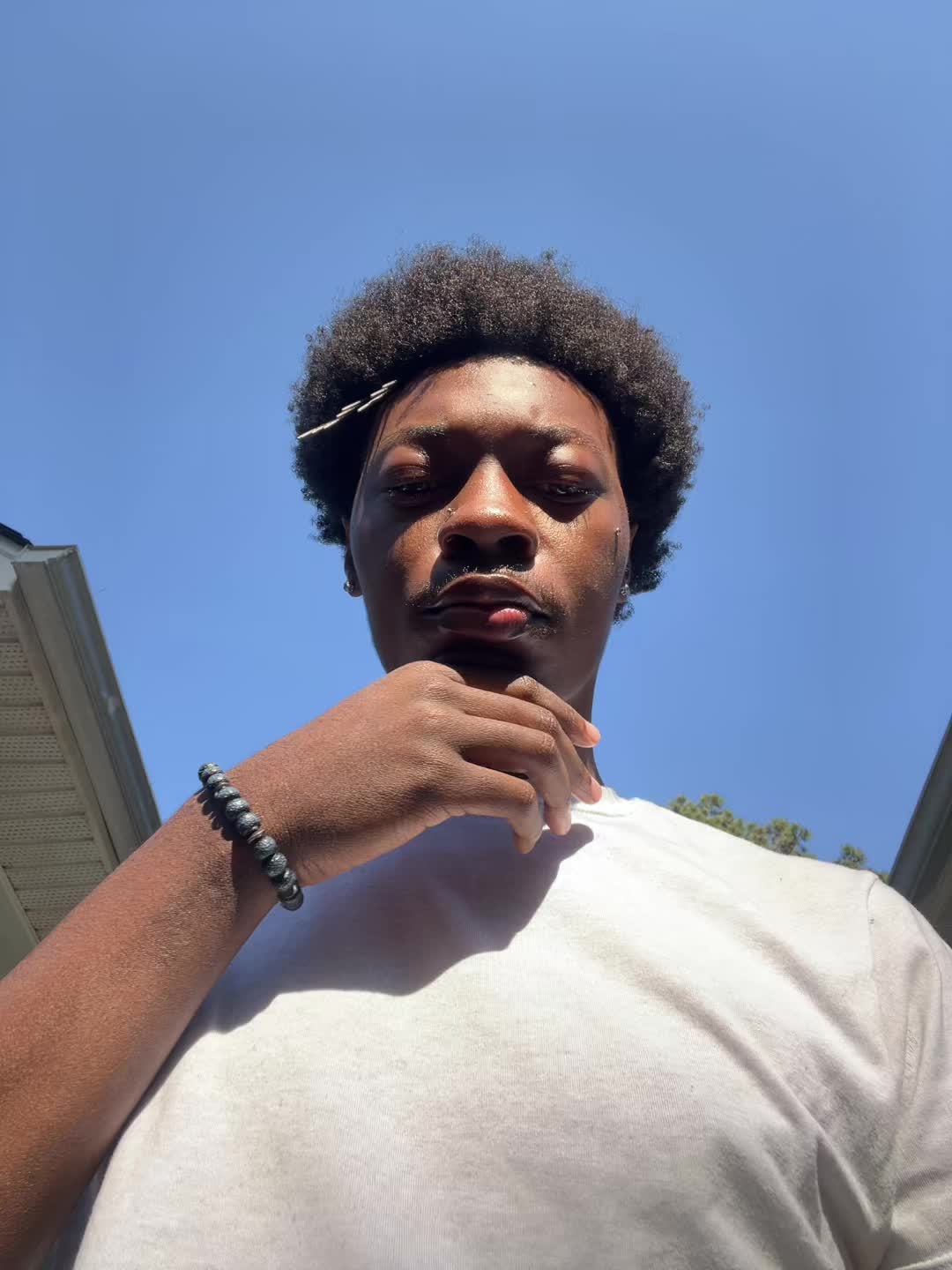 @M O B