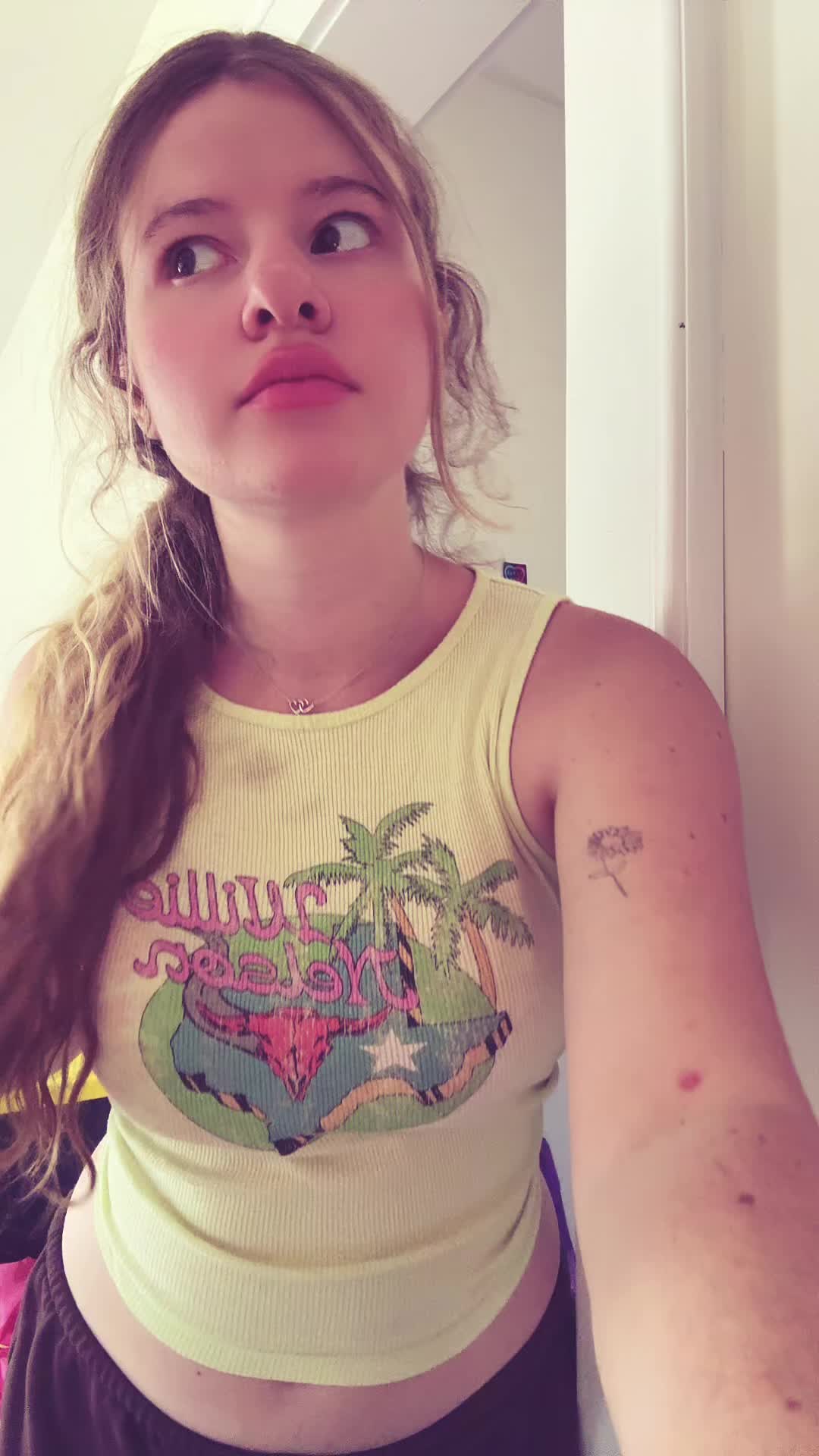 @Esther 🌻🤍