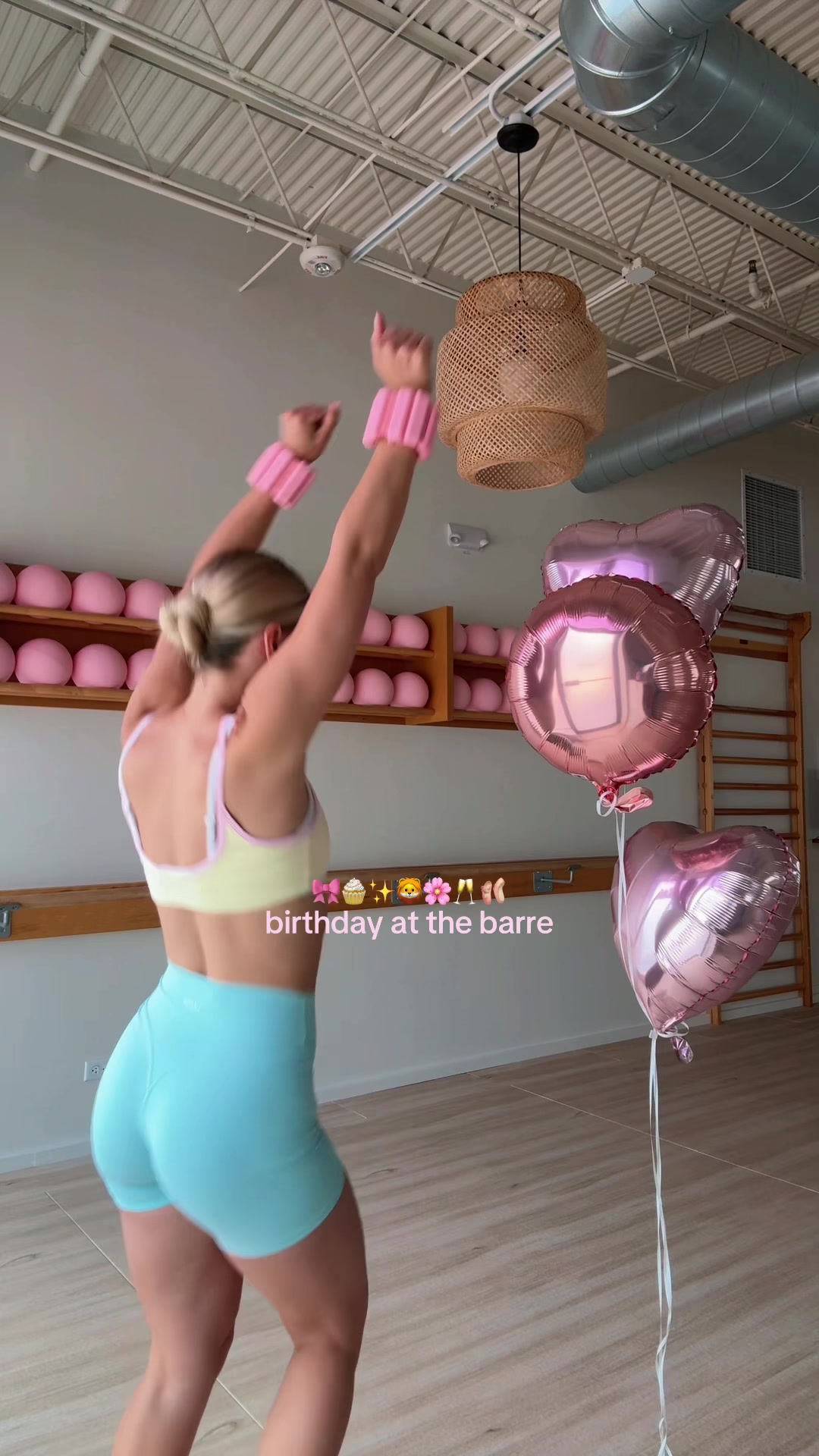 @victoriaurso