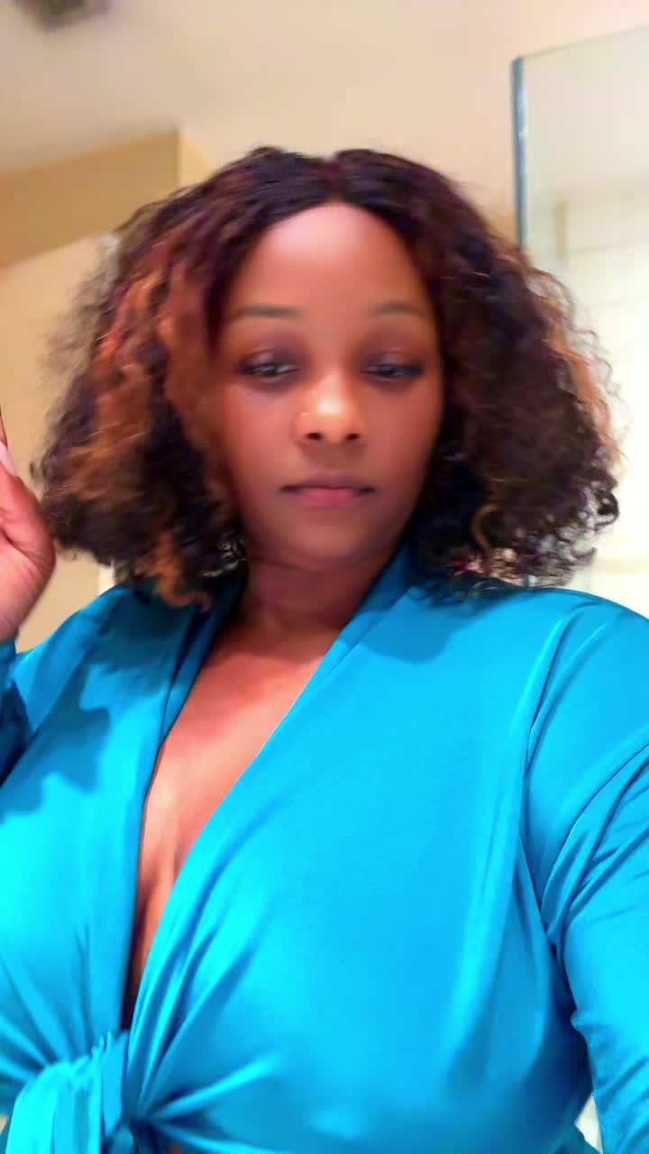 @Naromie AkA the Queen🫶