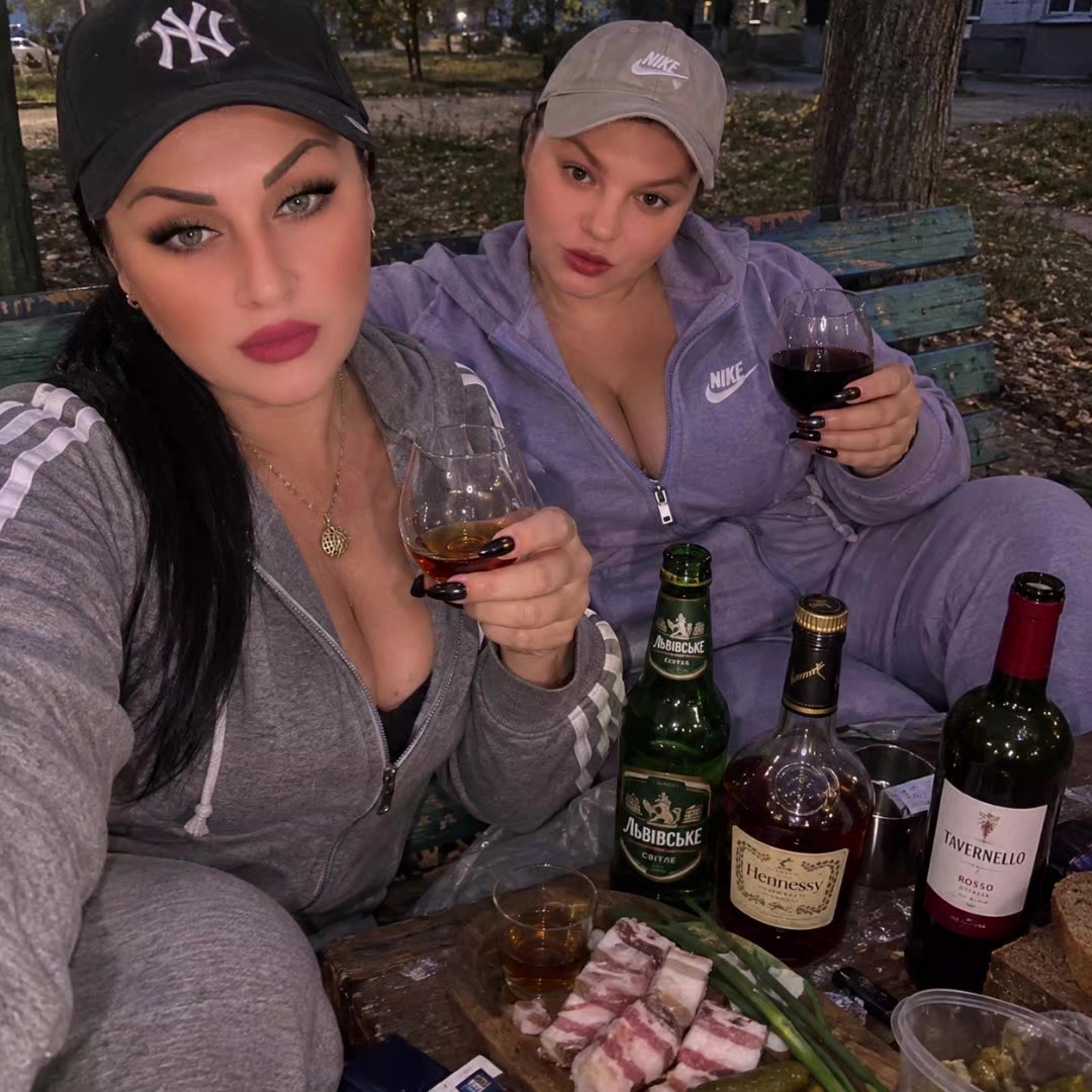 @Juliamihno