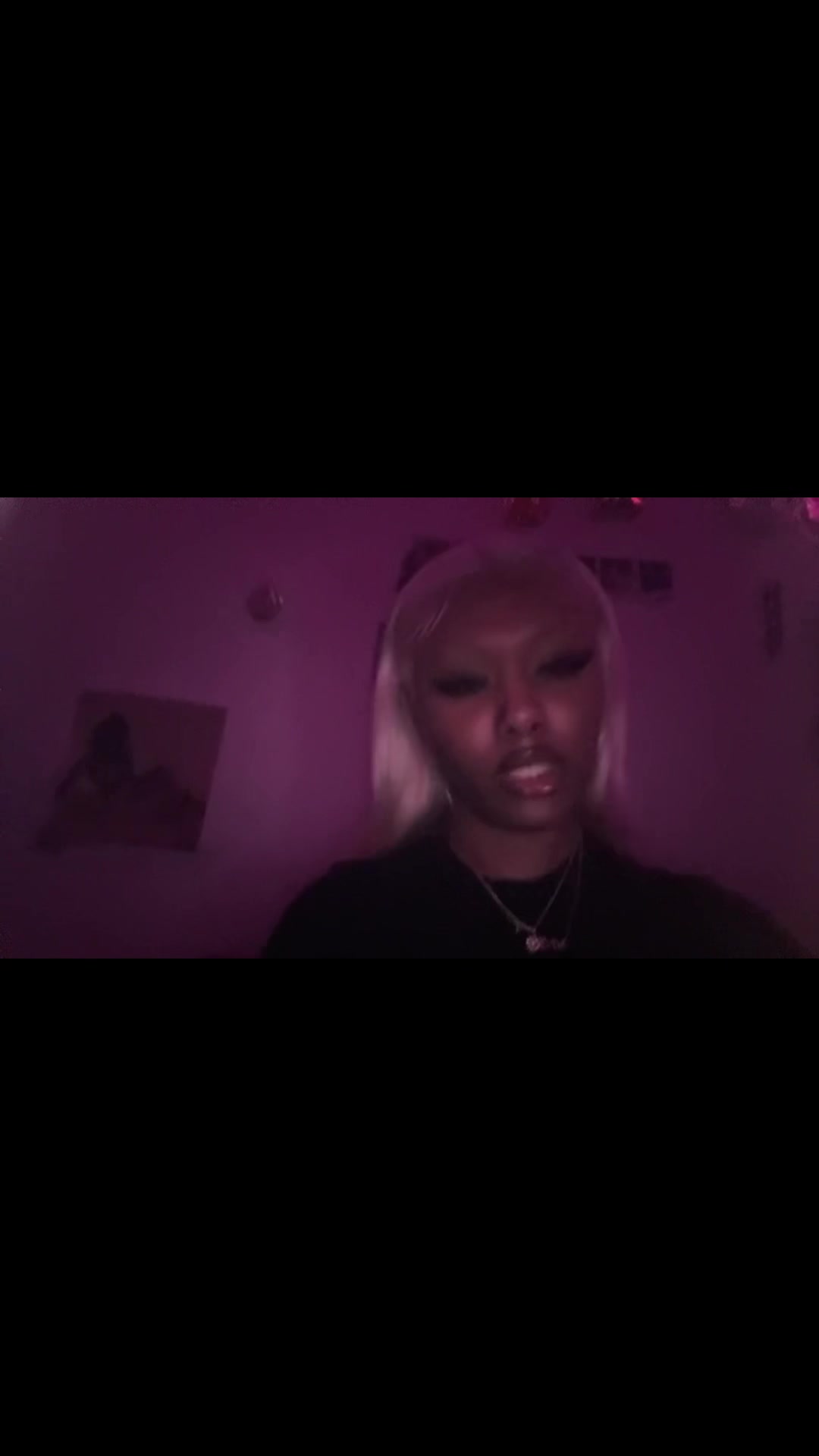 @1800💋.
