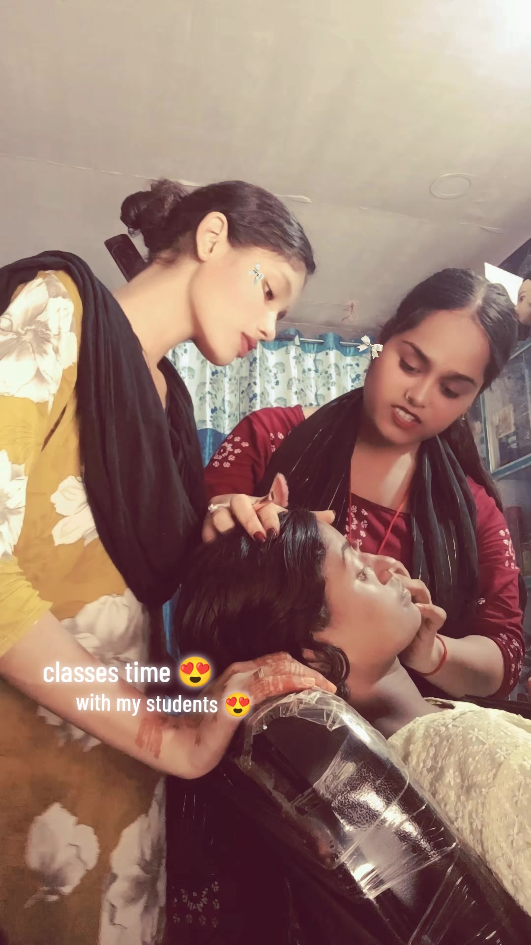 @Anuradha beauty parlour❣️❣️❣️