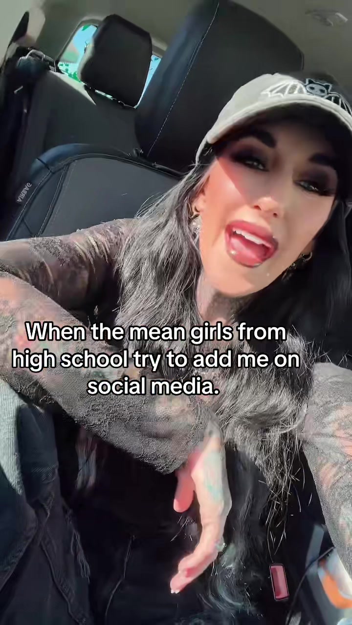 @Jade 🌿🖤💀