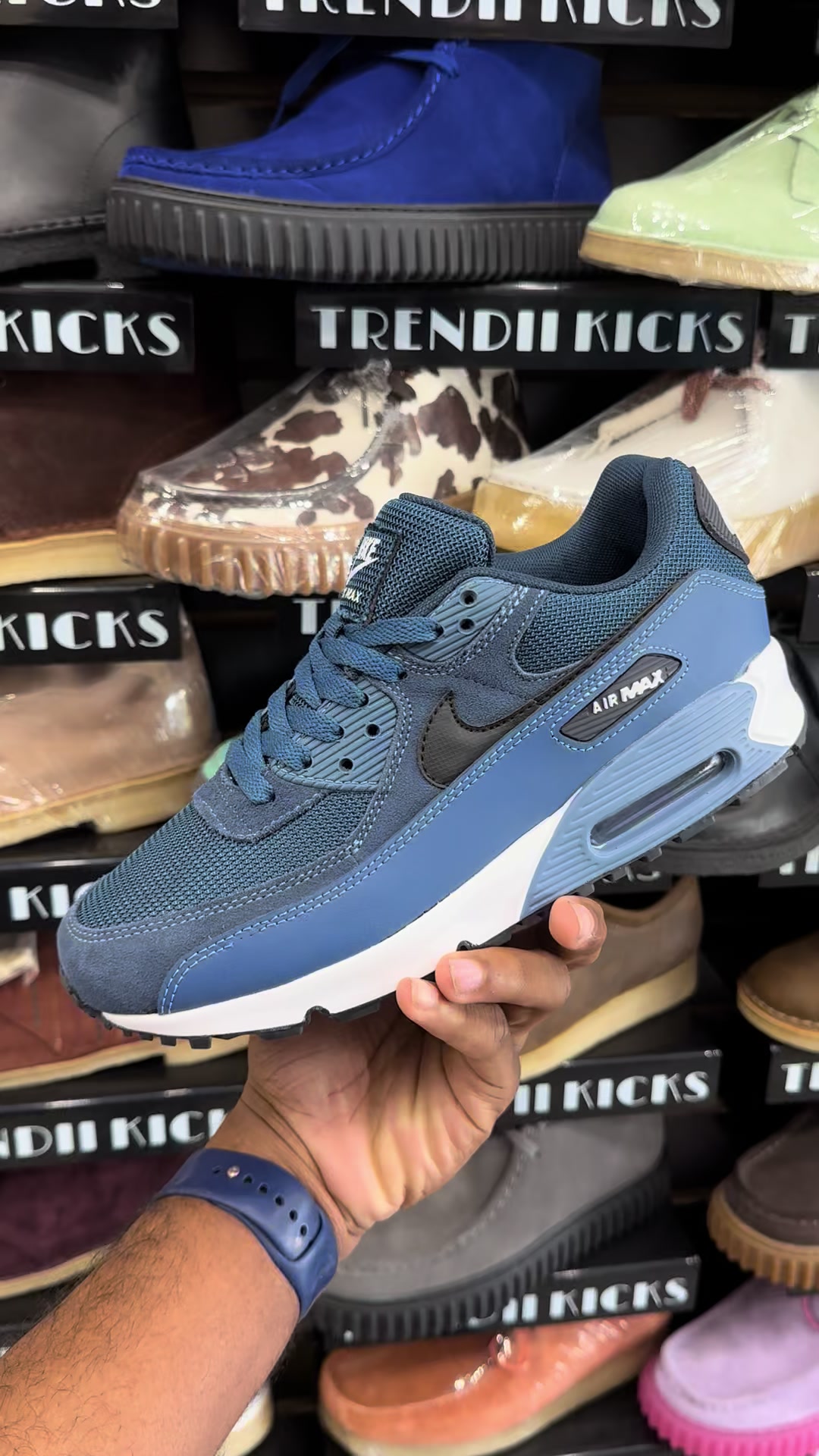 @TRENDII KICKS