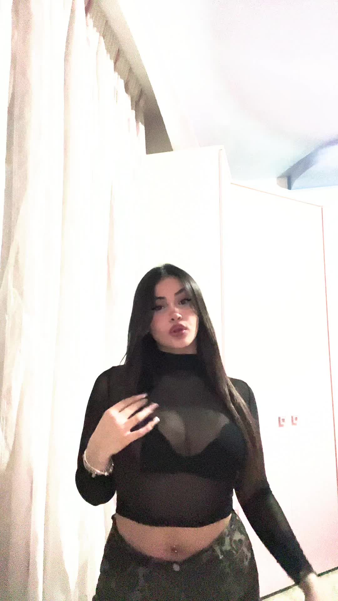 @A N N A C H I A R A 🦋