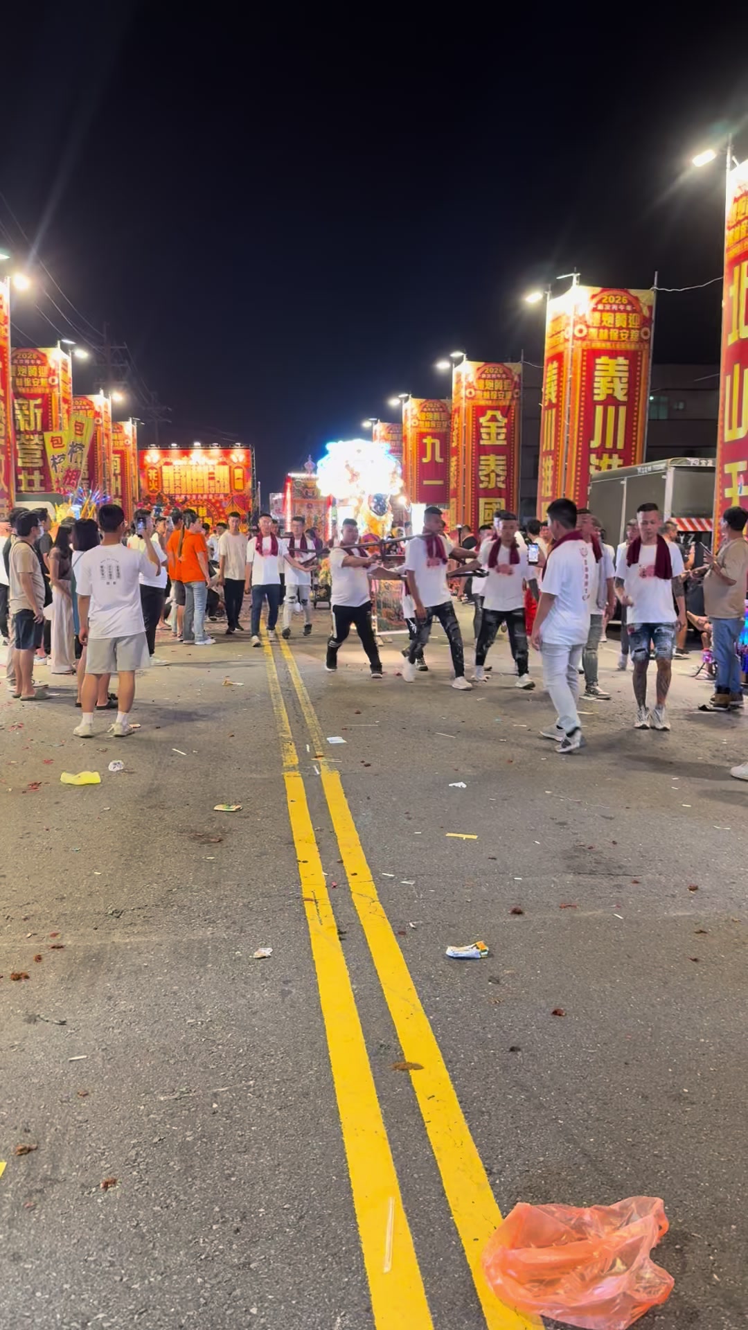 @到處亂拍廟會和煙火的人