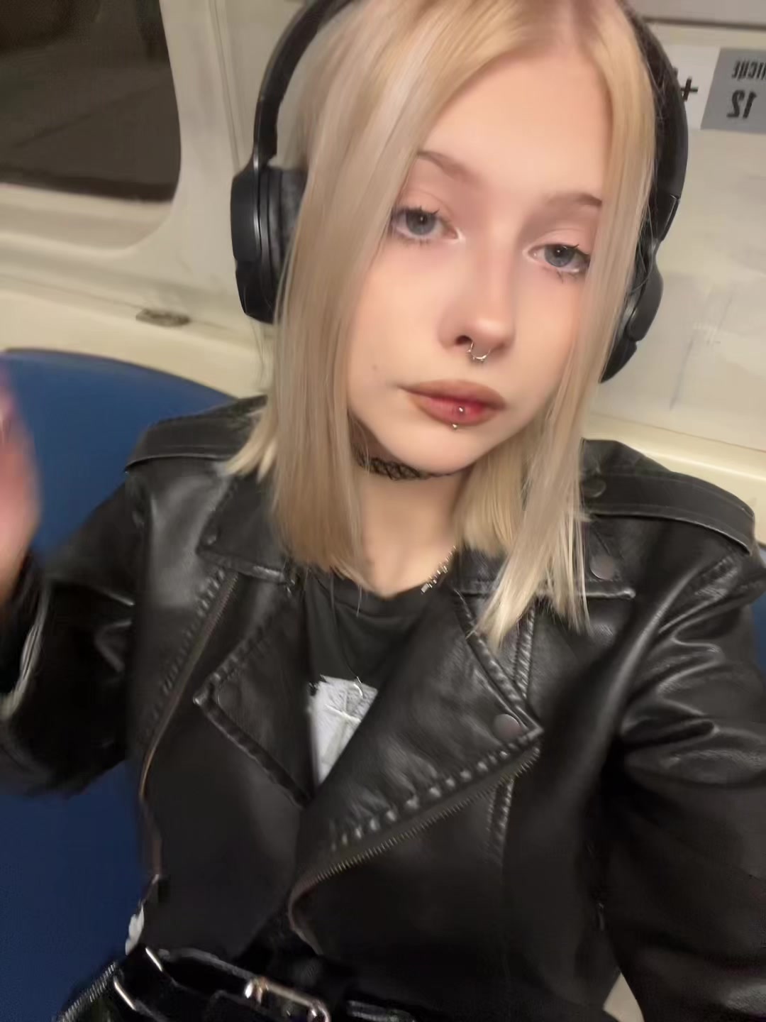 @Тгк: буба нападает🧝♀️