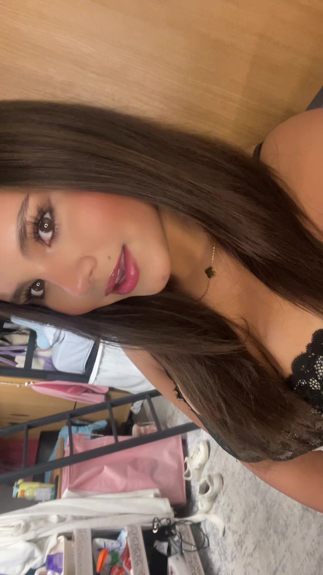 @Isabella