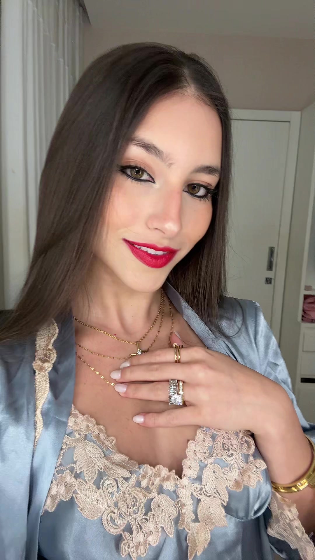 @hévila ghidetti sfalsin