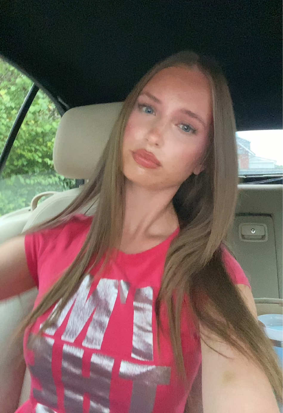 @Lara-Maria