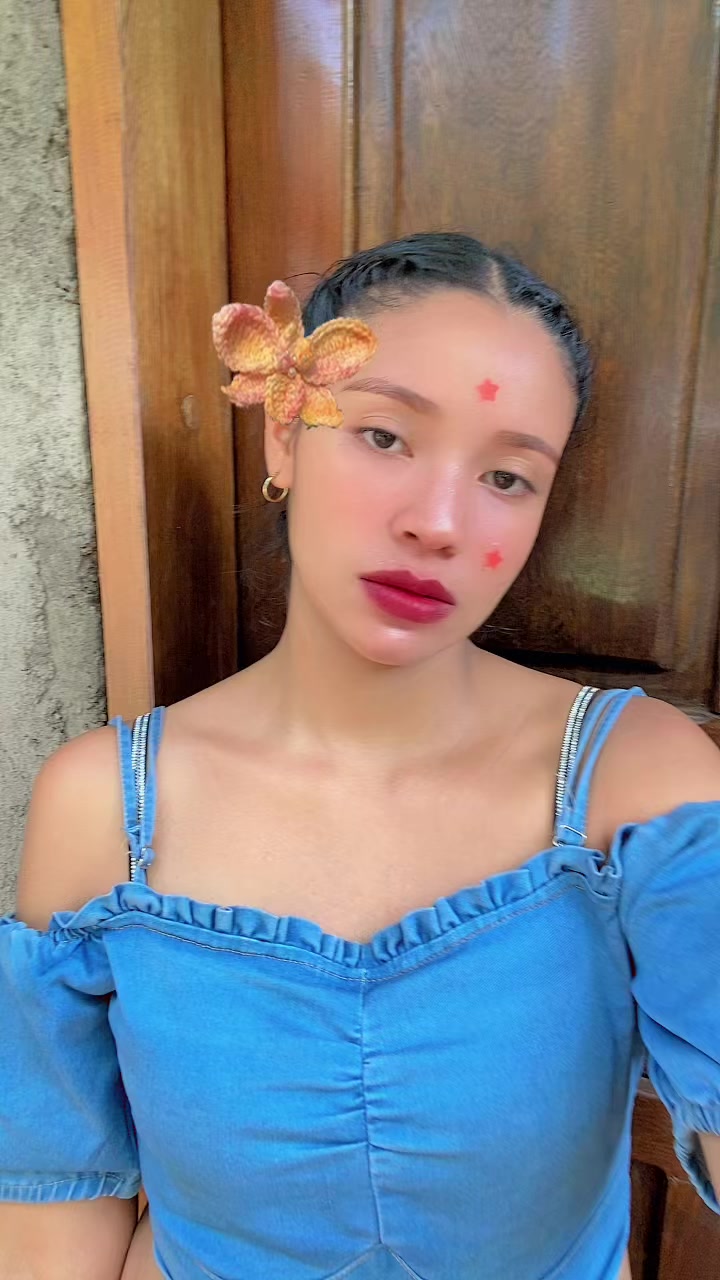 @L u c í A