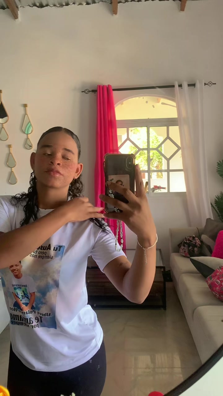 @👸🏽🖤.